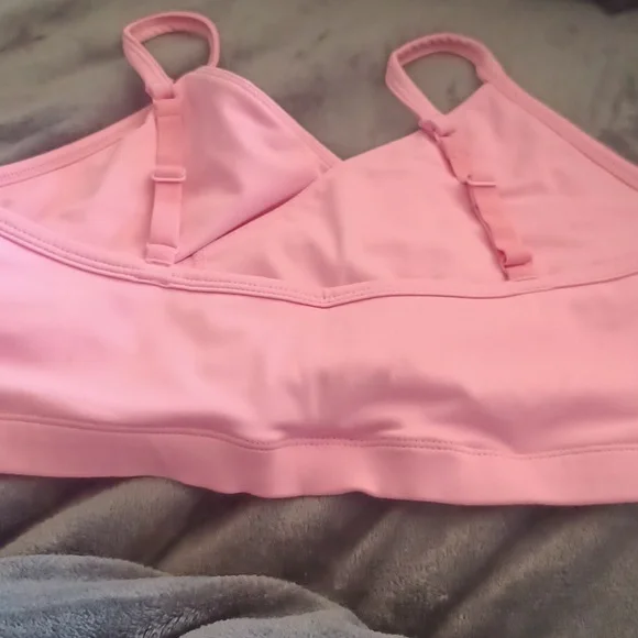 Fabletics Sports Bra - Picture 5 of 12